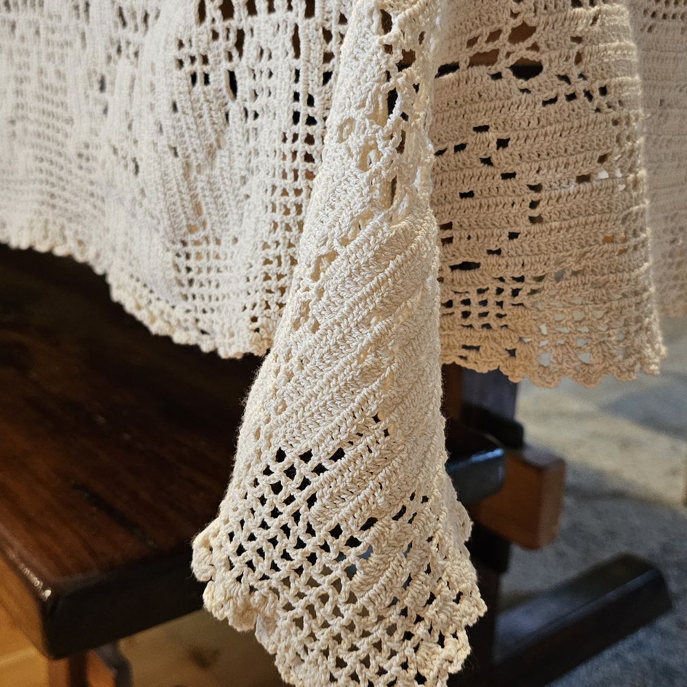 Elegant Cream Crochet Lace Tablecloth